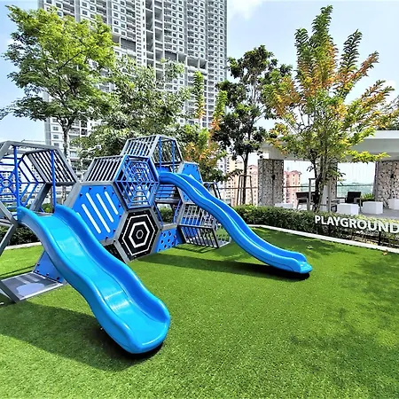Urban Simplicity Suite, 5 Pax, 2 Car Parks At Urban Suites Georgetown By Superstay Jelutong Exterior photo