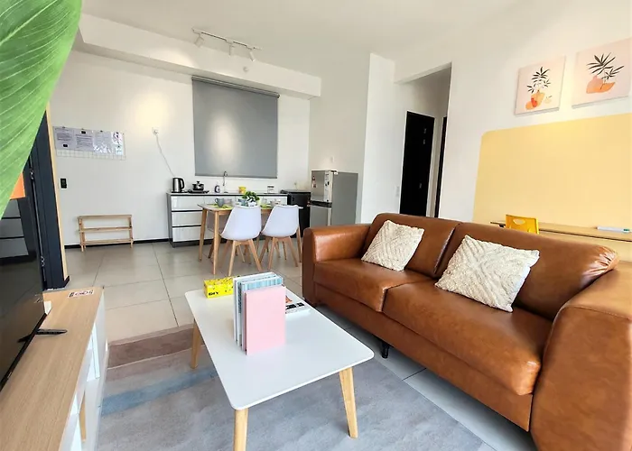 Urban Simplicity Suite, 5 Pax, 2 Car Parks At Urban Suites Georgetown By Superstay