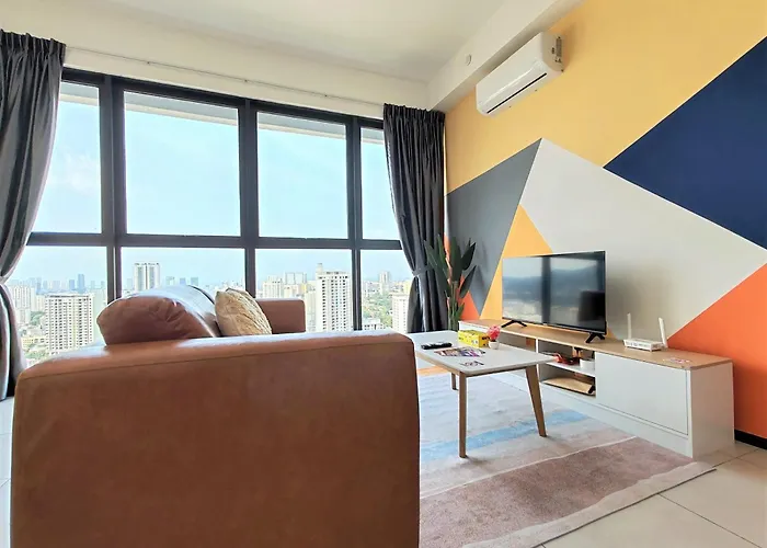 Urban Simplicity Suite, 5 Pax, 2 Car Parks At Urban Suites Georgetown By Superstay