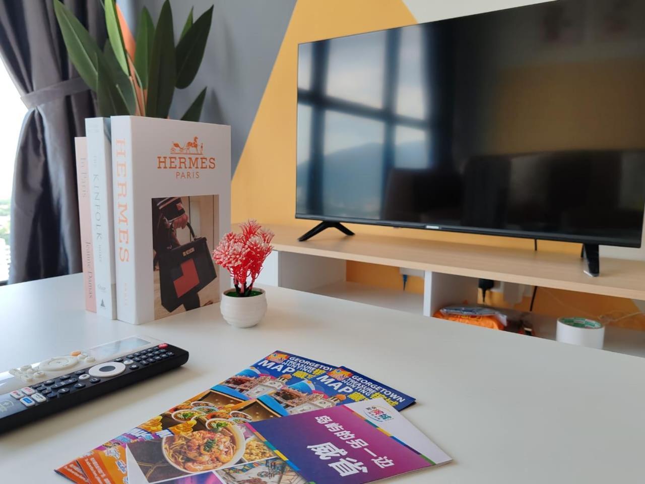 Apartment Urban Simplicity Suite, 5 Pax, 2 Car Parks At Urban Georgetown By Superstay Jelutong