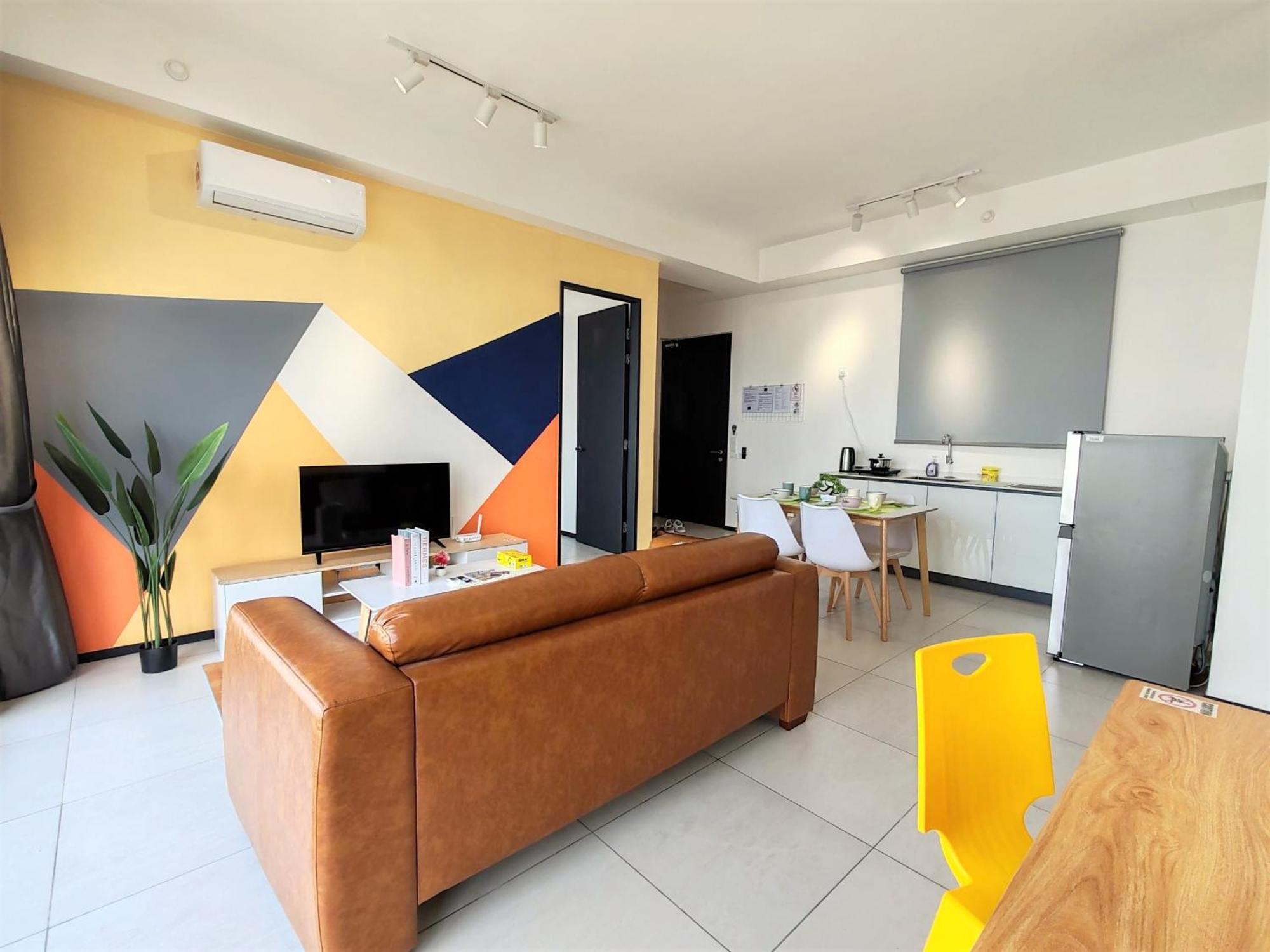 Apartment Urban Simplicity Suite, 5 Pax, 2 Car Parks At Urban Georgetown By Superstay Jelutong