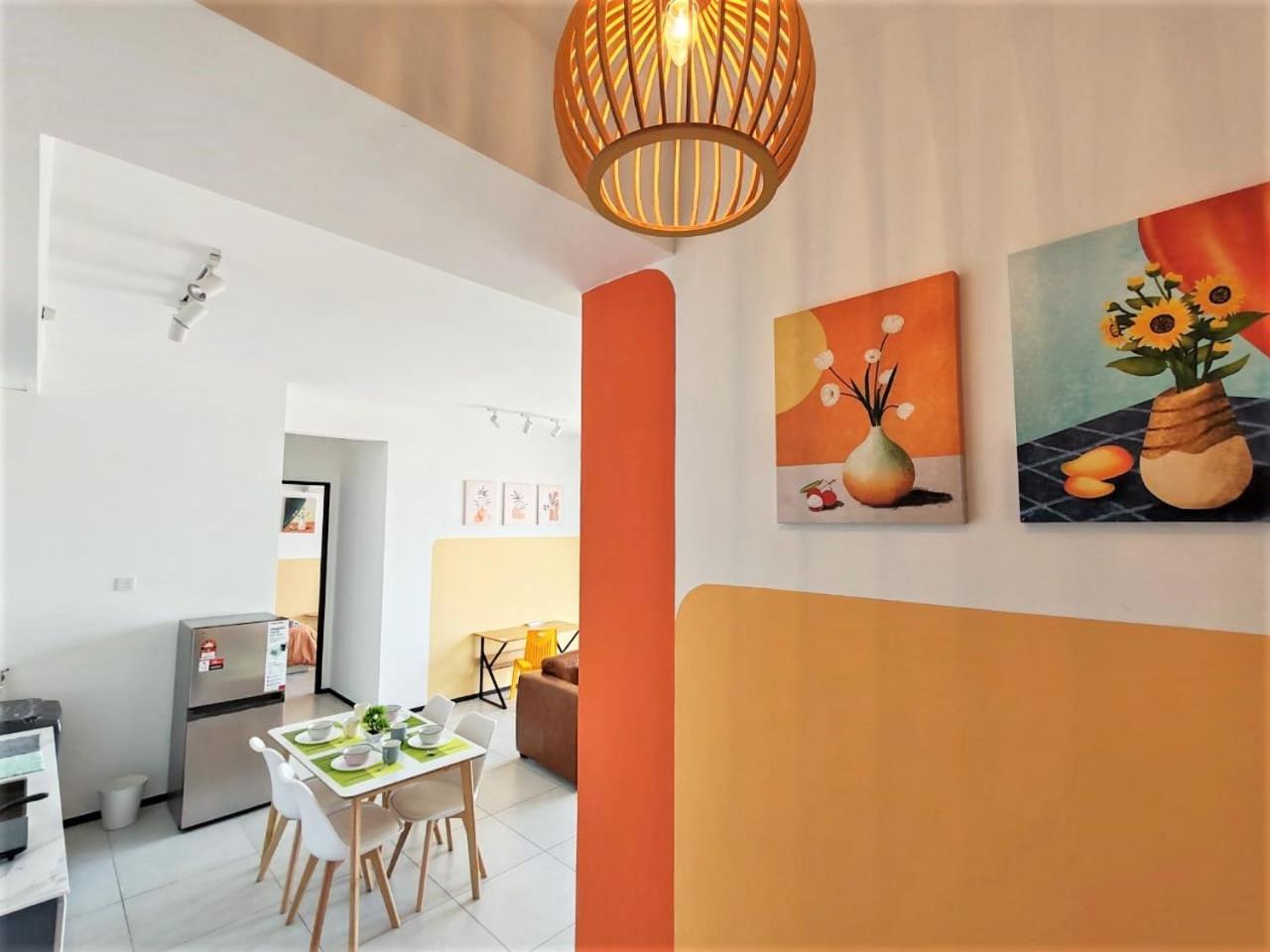 Urban Simplicity Suite, 5 Pax, 2 Car Parks At Urban Georgetown By Superstay Apartment