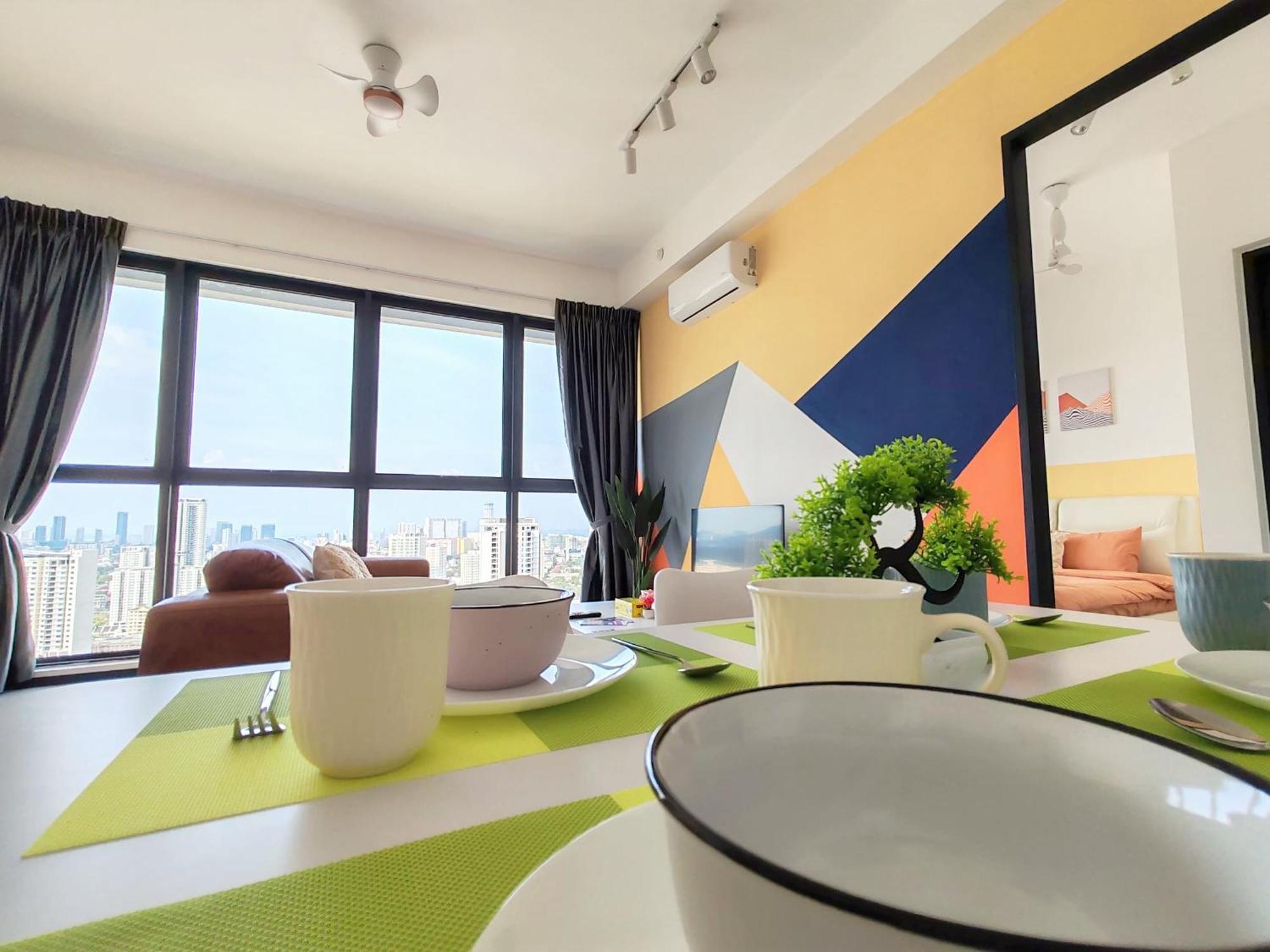 Apartment Urban Simplicity Suite, 5 Pax, 2 Car Parks At Urban Georgetown By Superstay *