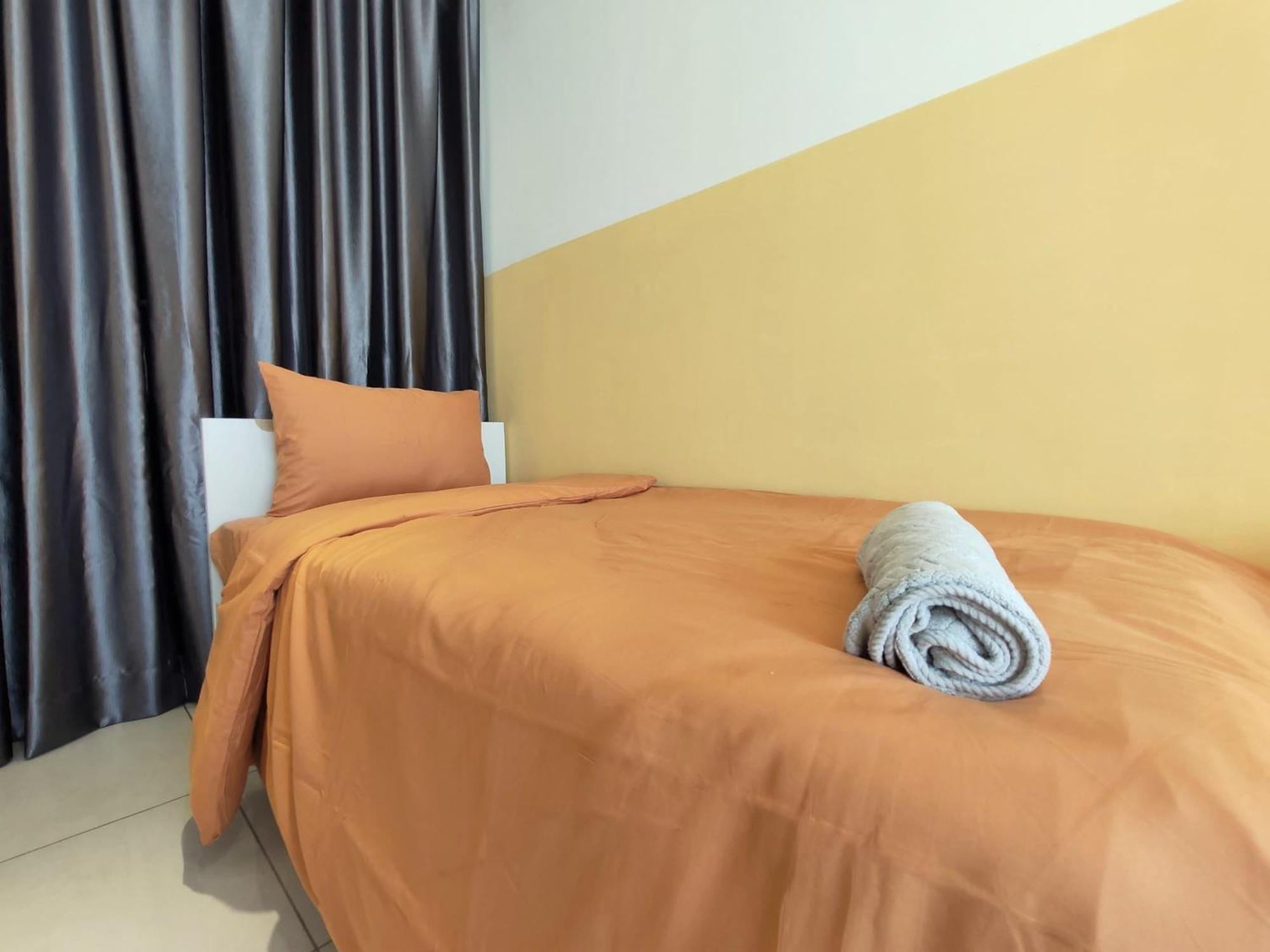 Urban Simplicity Suite, 5 Pax, 2 Car Parks At Urban Georgetown By Superstay Apartment