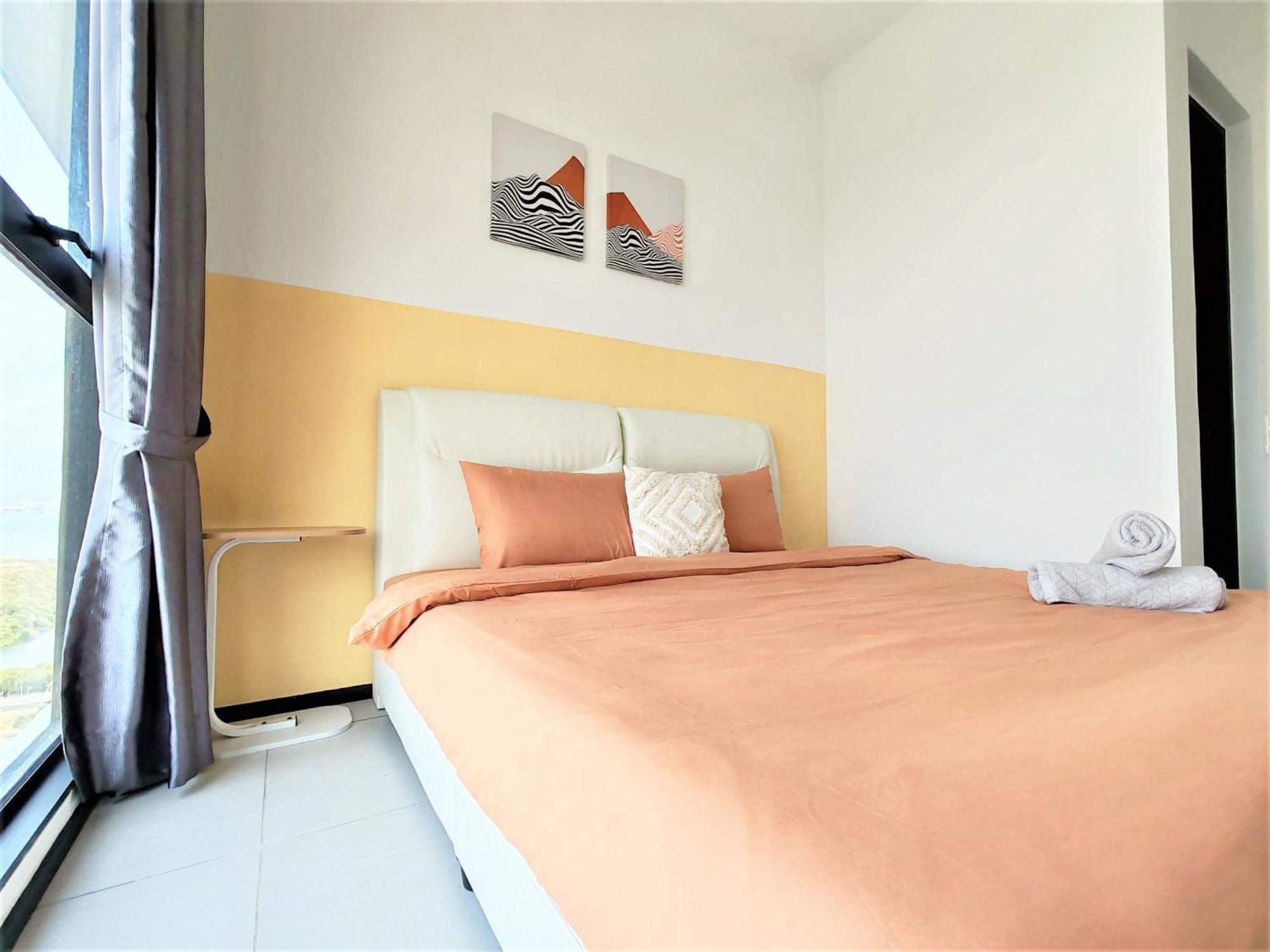 Urban Simplicity Suite, 5 Pax, 2 Car Parks At Urban Georgetown By Superstay * Jelutong