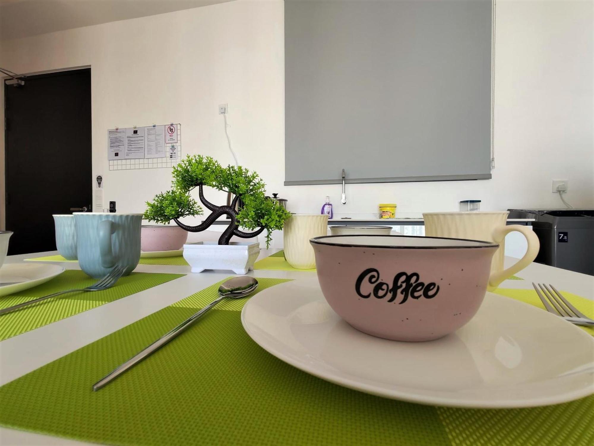 Urban Simplicity Suite, 5 Pax, 2 Car Parks At Urban Georgetown By Superstay * Jelutong