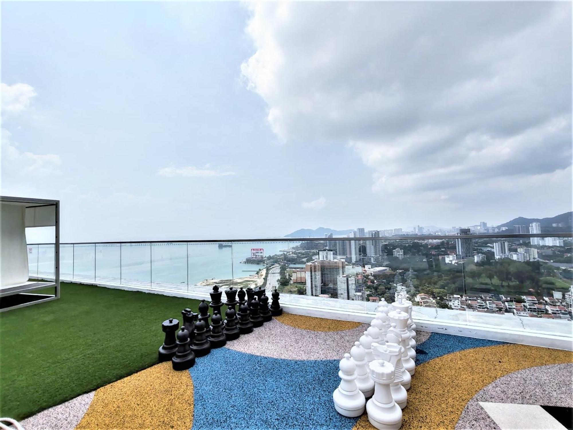 Urban Simplicity Suite, 5 Pax, 2 Car Parks At Urban Georgetown By Superstay * Jelutong
