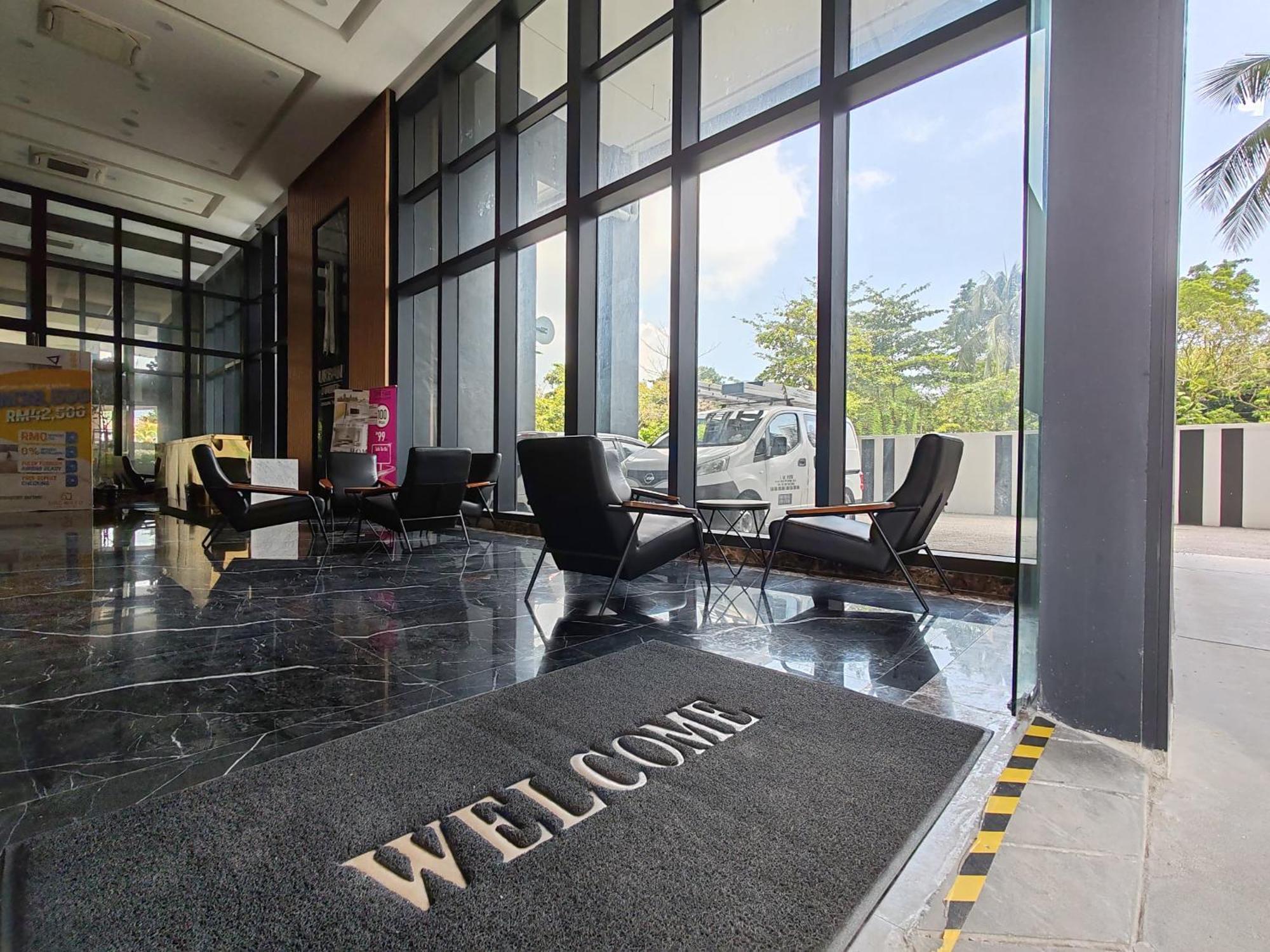 Urban Simplicity Suite, 5 Pax, 2 Car Parks At Urban Georgetown By Superstay Apartment *