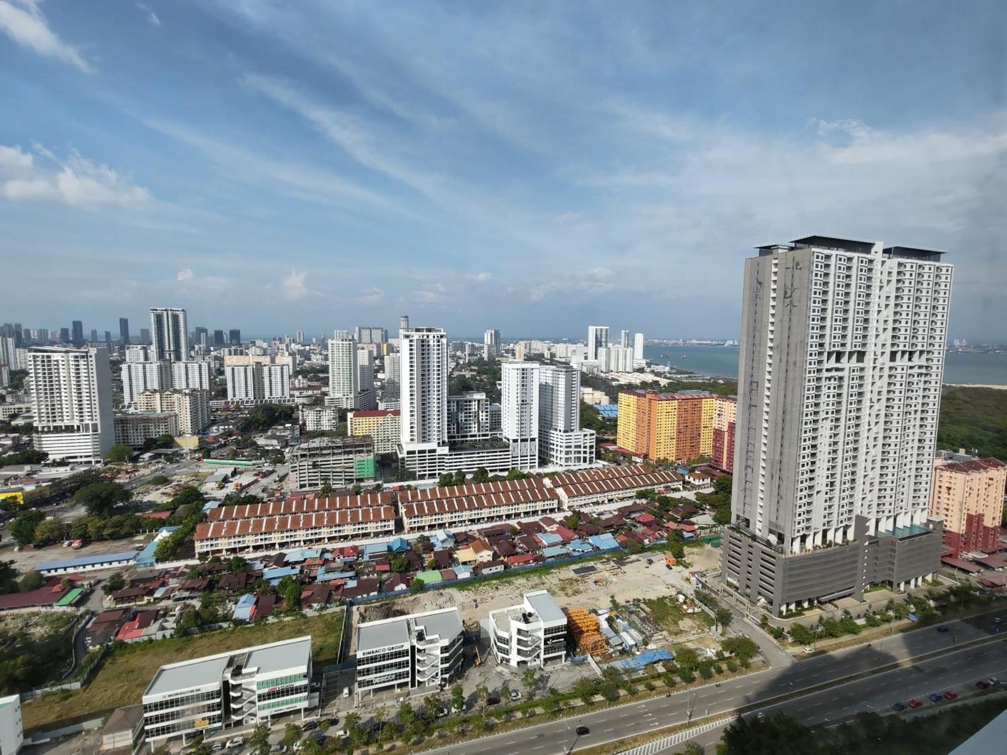 Apartment Urban Simplicity Suite, 5 Pax, 2 Car Parks At Urban Georgetown By Superstay Jelutong
