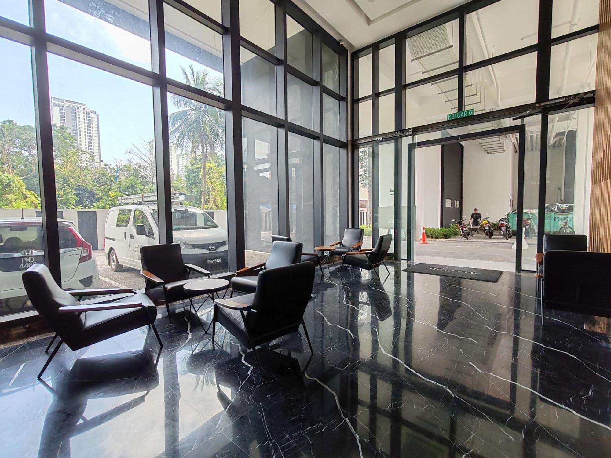 Apartment Urban Simplicity Suite, 5 Pax, 2 Car Parks At Urban Georgetown By Superstay Jelutong