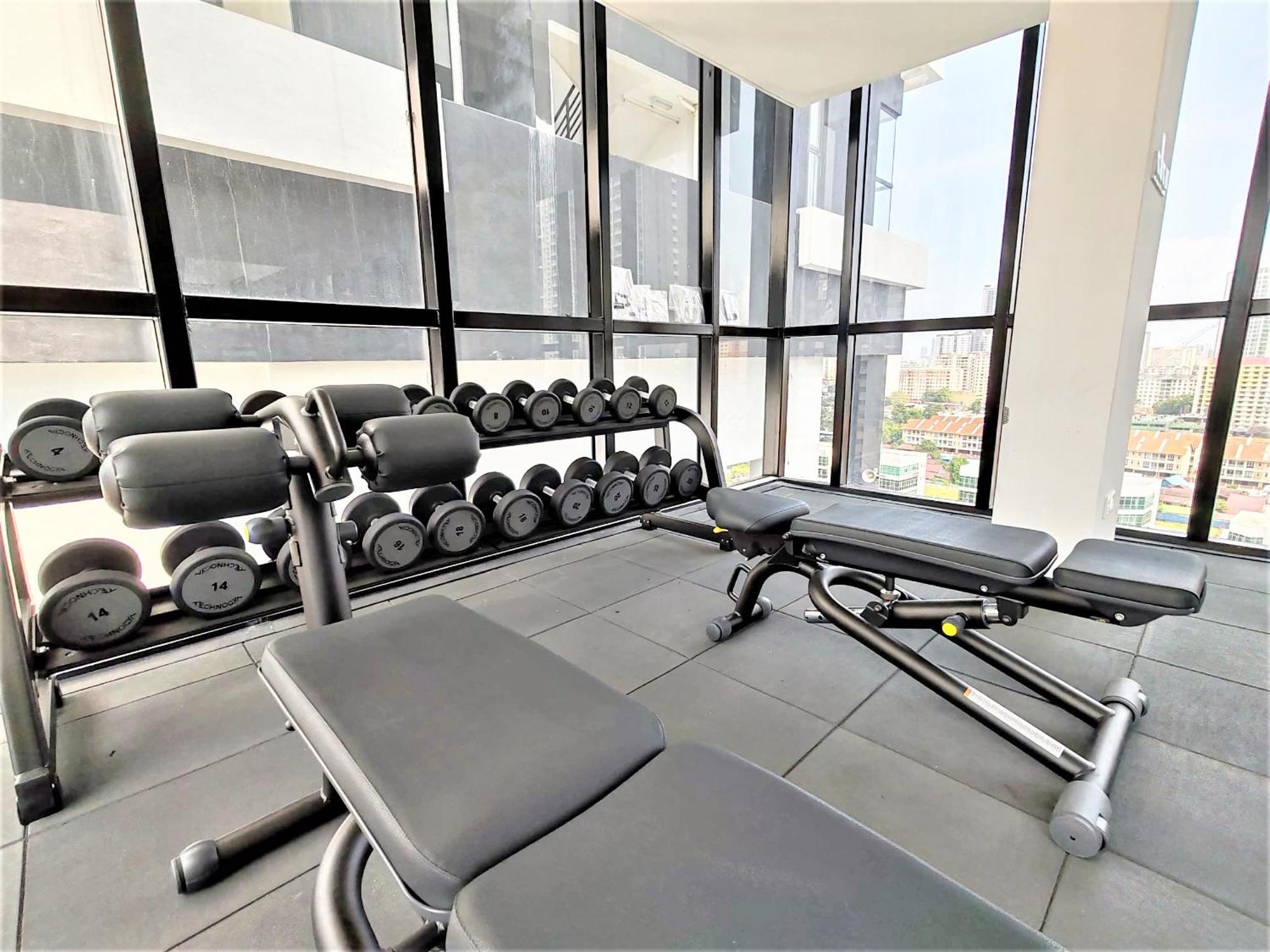 Urban Simplicity Suite, 5 Pax, 2 Car Parks At Urban Georgetown By Superstay *