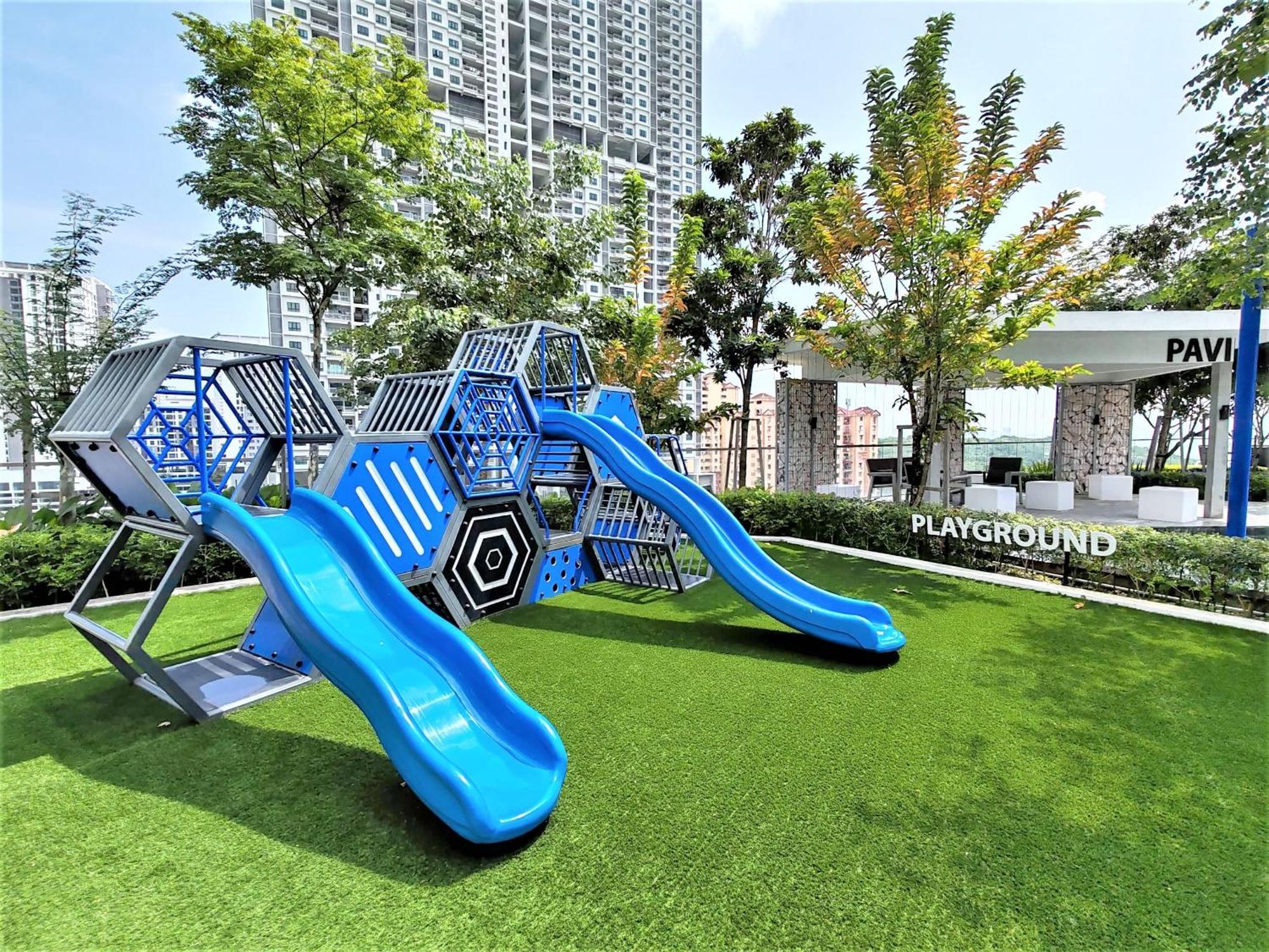 Urban Simplicity Suite, 5 Pax, 2 Car Parks At Urban Georgetown By Superstay Jelutong